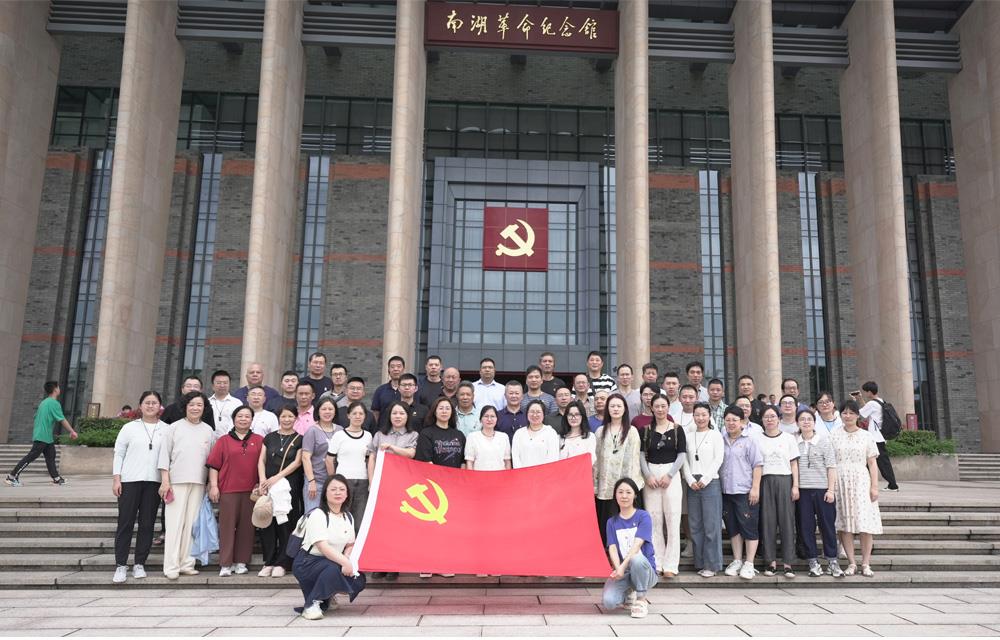 ×ðÁú¿Ê±¡¤(ÖйúÇø)ÈËÉú¾ÍÊDz«!